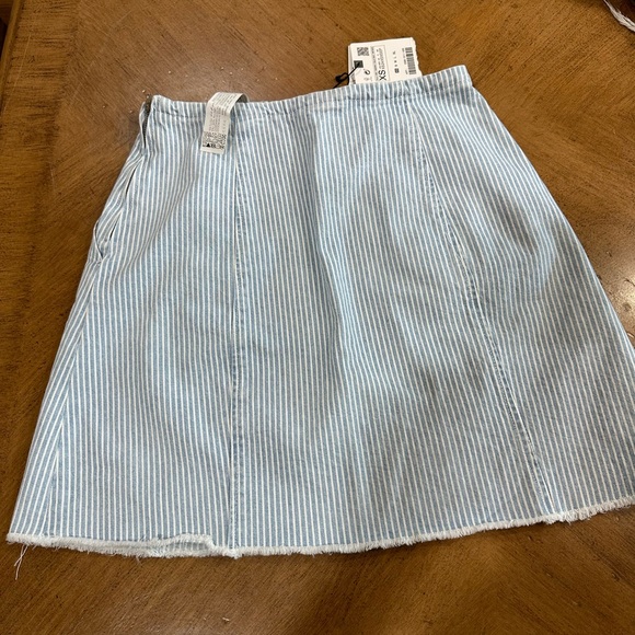 Zara stripped denim skirt - Picture 1 of 4